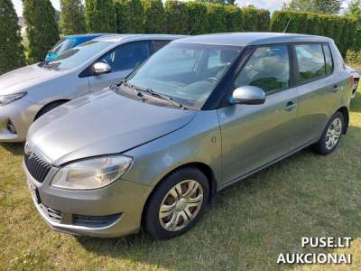 2013 m. Skoda Fabia lengvasis automobilis aukcione, pradinė kaina 6500 EUR
