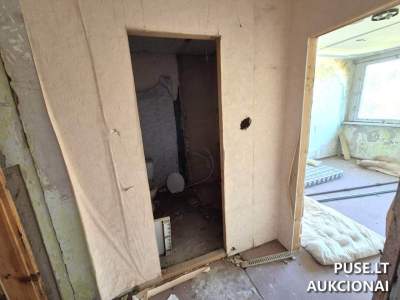 1/2 dalis buto su rūsiu Plungėje, Birutės g. 27A, pradinė kaina 4600 EUR