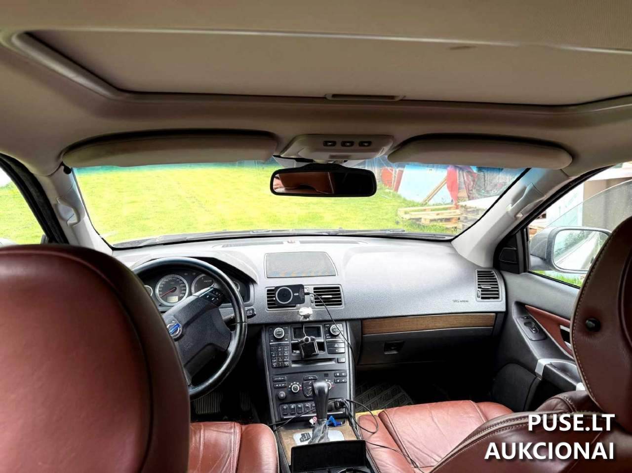 VOLVO XC90 Keleivinis automobilis 9