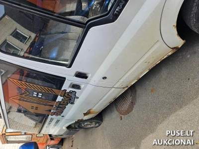 Parduodamas automobilis Ford Transit keleivinis Klaipėdoje pradinė kaina 435 EUR