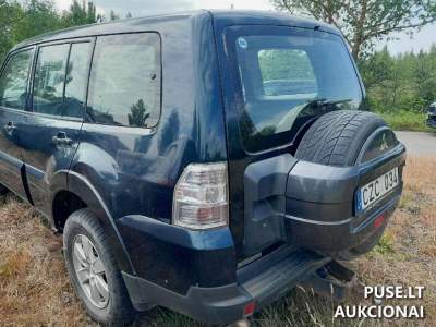 Mitsubishi Pajero 2007 m. dyzelinas su defektais aukcione, pradinė kaina 1000 EUR