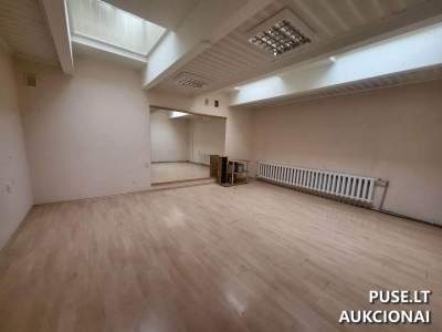 Didelės negyvenamosios komercinės patalpos Vilniuje, Buivydiškių g. 10, 513 kv.m už 443000 EUR