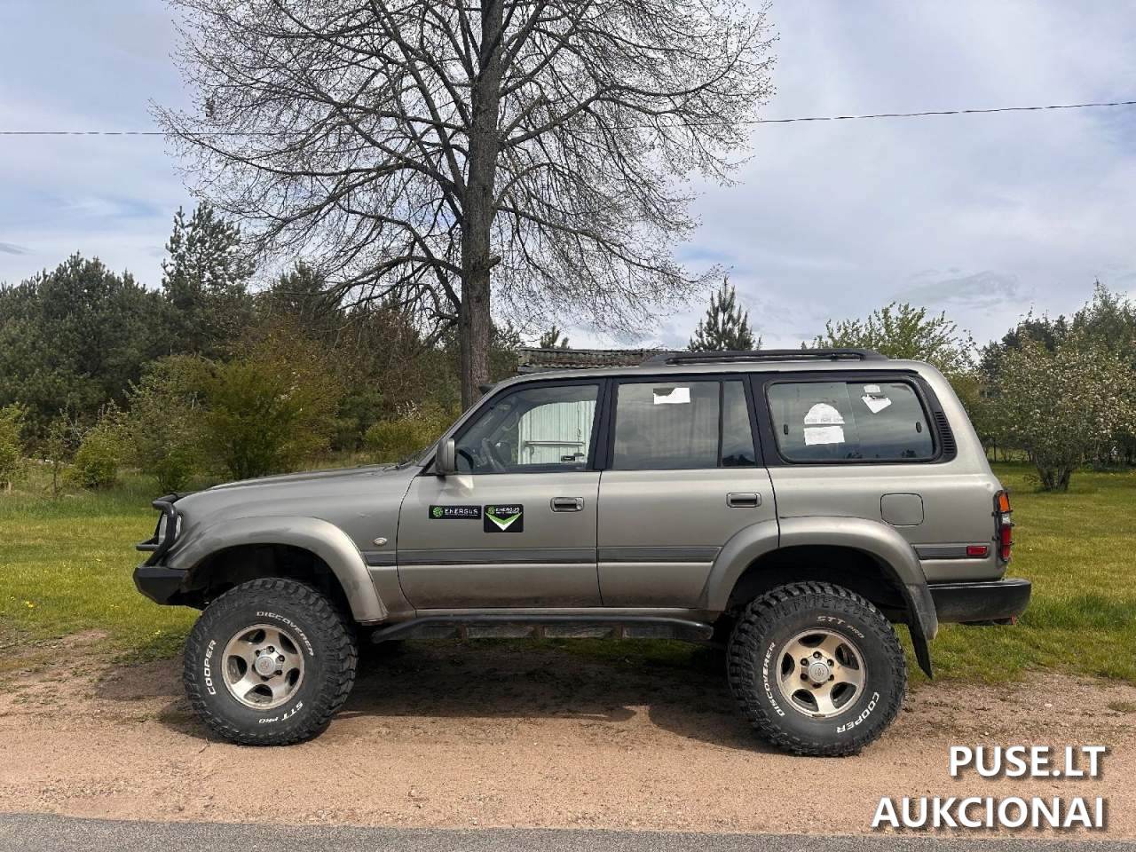 Automobilis TOYOTA LAND CRUISER Lengvasis automobilis 4