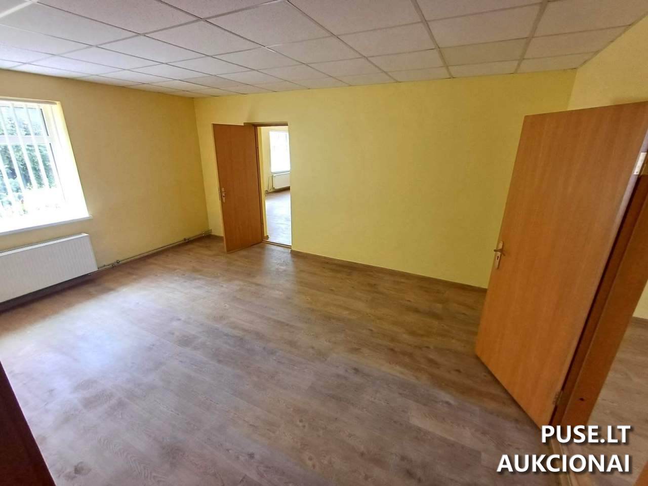 Administracinis su įrengtu gyvenamuoju butu Pastatai Taikos g. 5, 86150 Kelmė, Lithuania 11