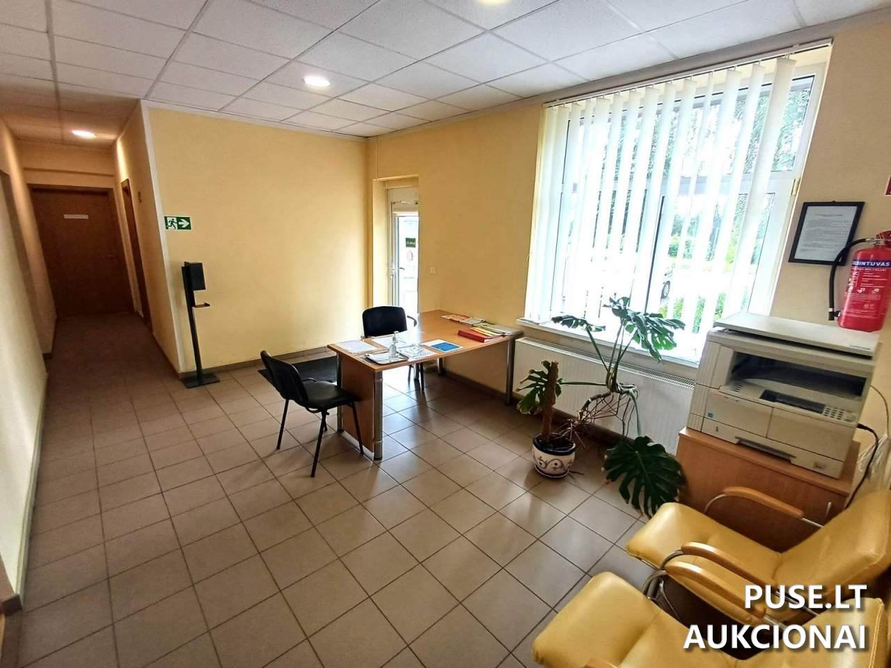 Administracinis su įrengtu gyvenamuoju butu Pastatai Taikos g. 5, 86150 Kelmė, Lithuania 13
