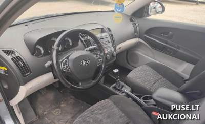 Parduodamas Mercedes-Benz C-Class automobilis Klaipėdoje 400 EUR pradinė kaina