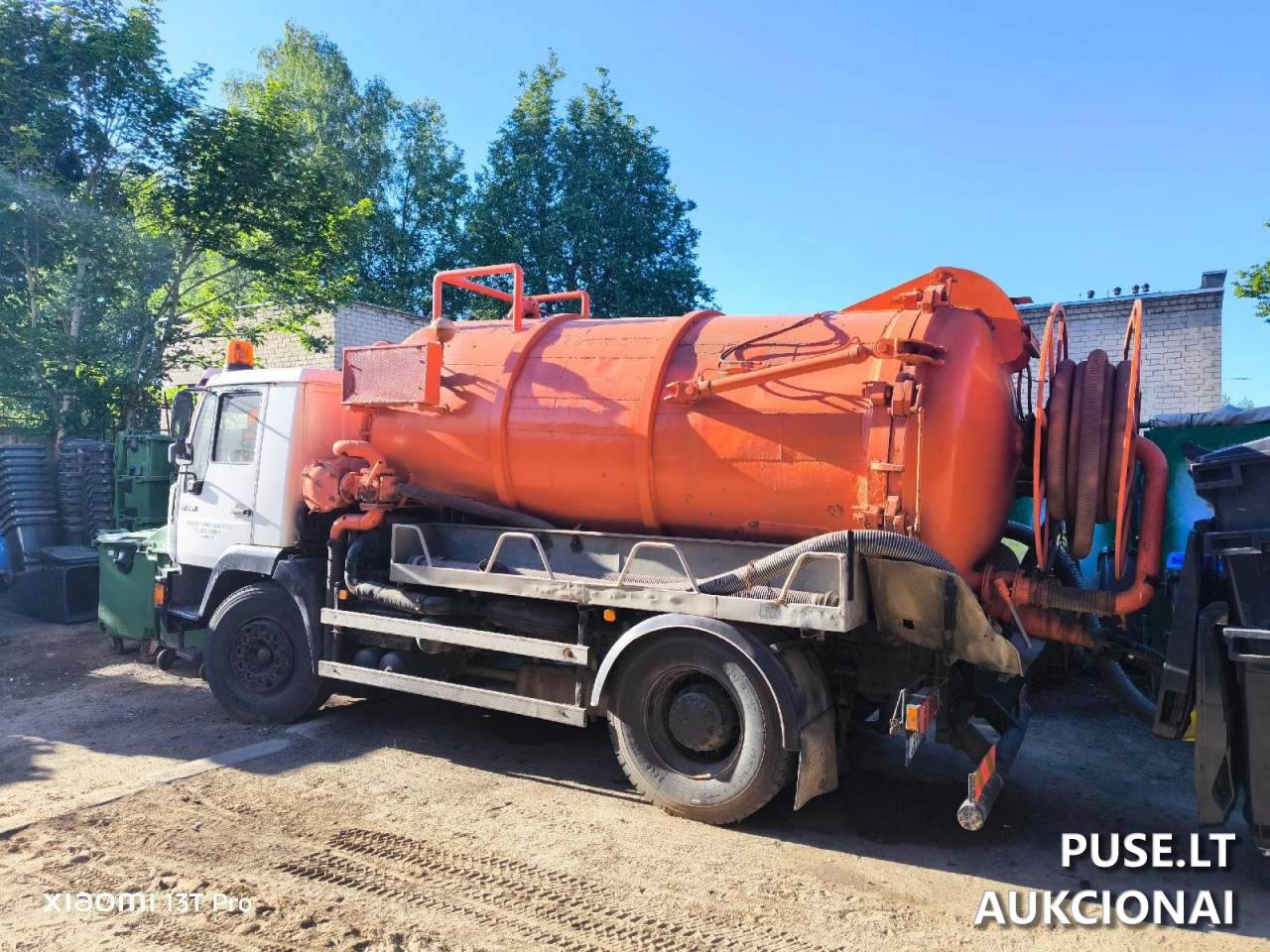 Asenizacinis automobilis Krovininis autocisterna 2