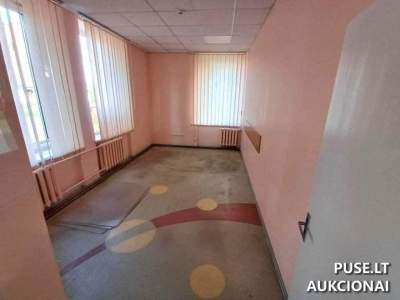 Administracinis pastatas Biržuose, Rotušės g. 25, parduodamas viešame aukcione nuo 118060 EUR