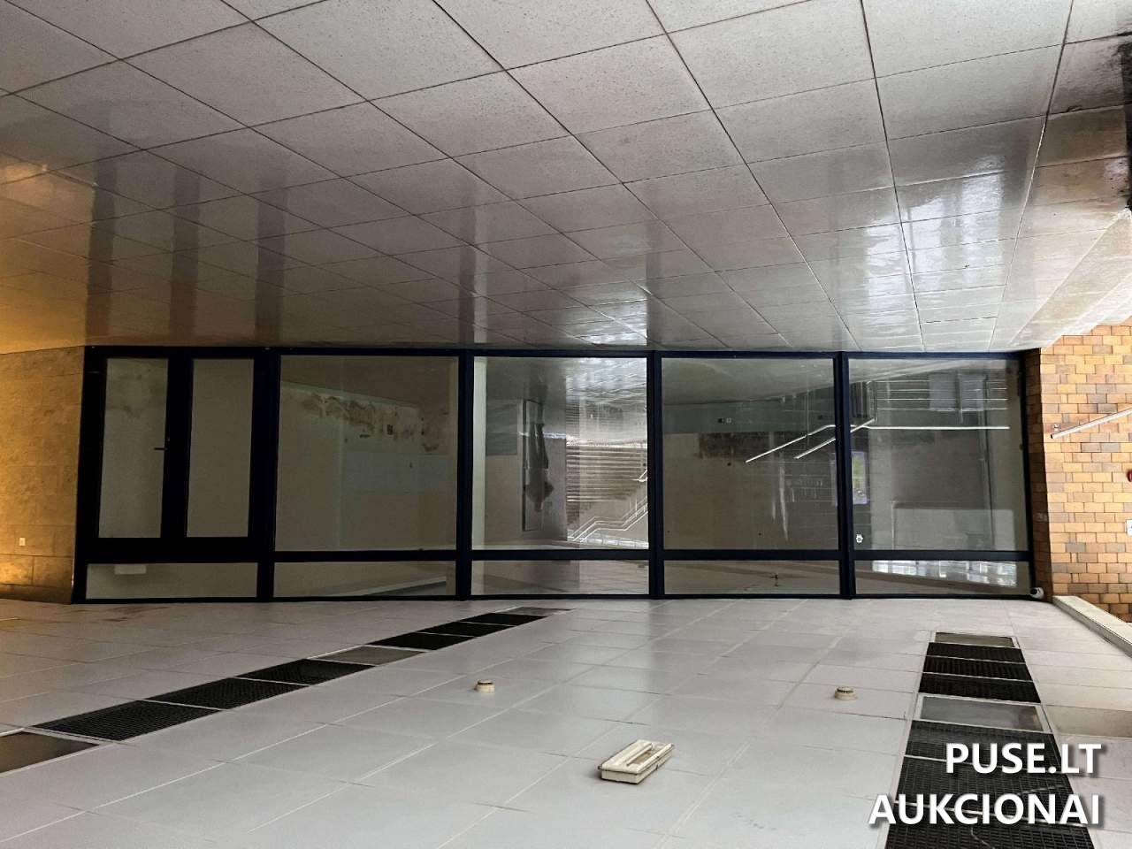 Nuomojamas turtas: Prekybos patalpos su kirpykla Patalpos/Butai Konstitucijos pr. 3A, 09309 Vilnius, Lithuania 1