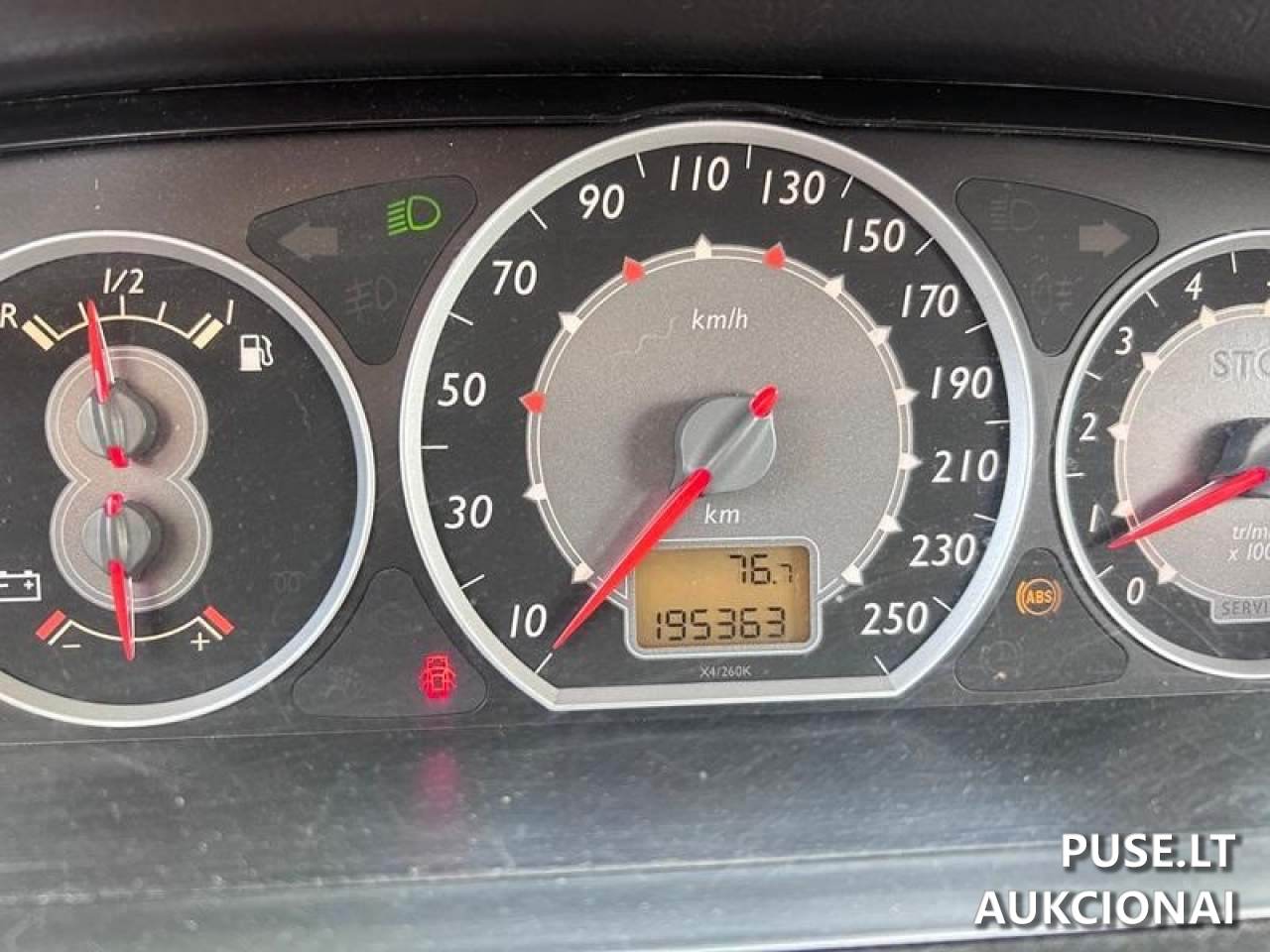 Automobilis Citroen C5 (valstybinis Nr. CRU 575) Lengvasis automobilis 1