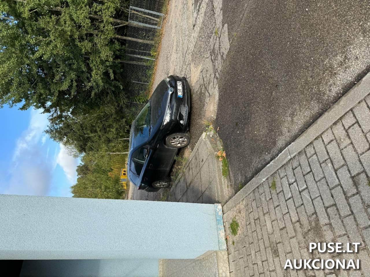 TOYOTA AURIS Keleivinis automobilis 1