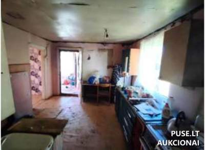 Gyvenamasis namas Marijampolės rajone, Liucinavo k., Alyvų g. 3 - 1/8 dalis už 900 EUR