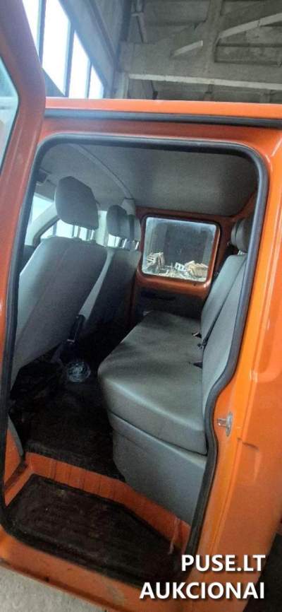Krovininis automobilis VW T5 Doka 2013m. parduodamas aukcione už 10000 EUR