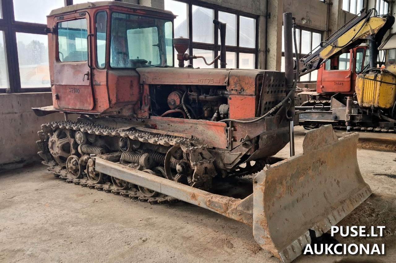 Buldozeris DT75 Neklasifikuota 2