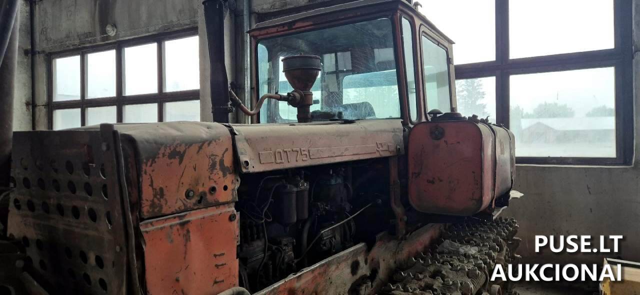 Buldozeris DT75 Neklasifikuota 4