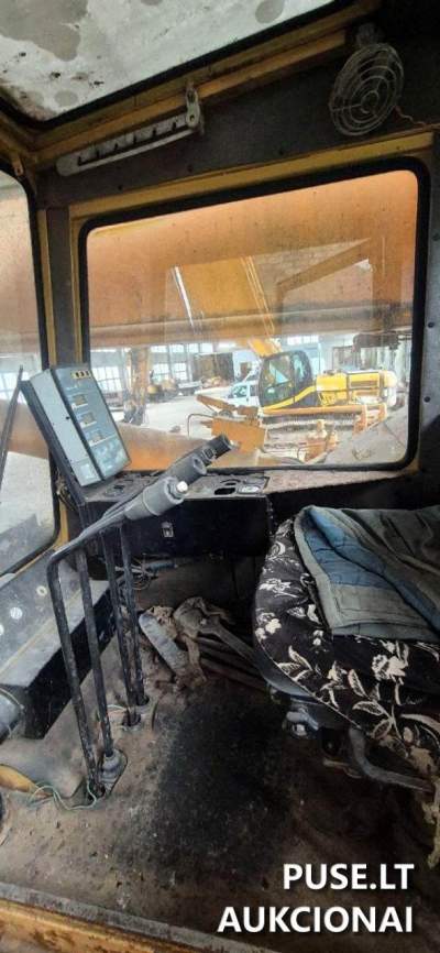 Vikšrinis ekskavatorius JC200LR 2008 m. aukcione nuo 24000 EUR