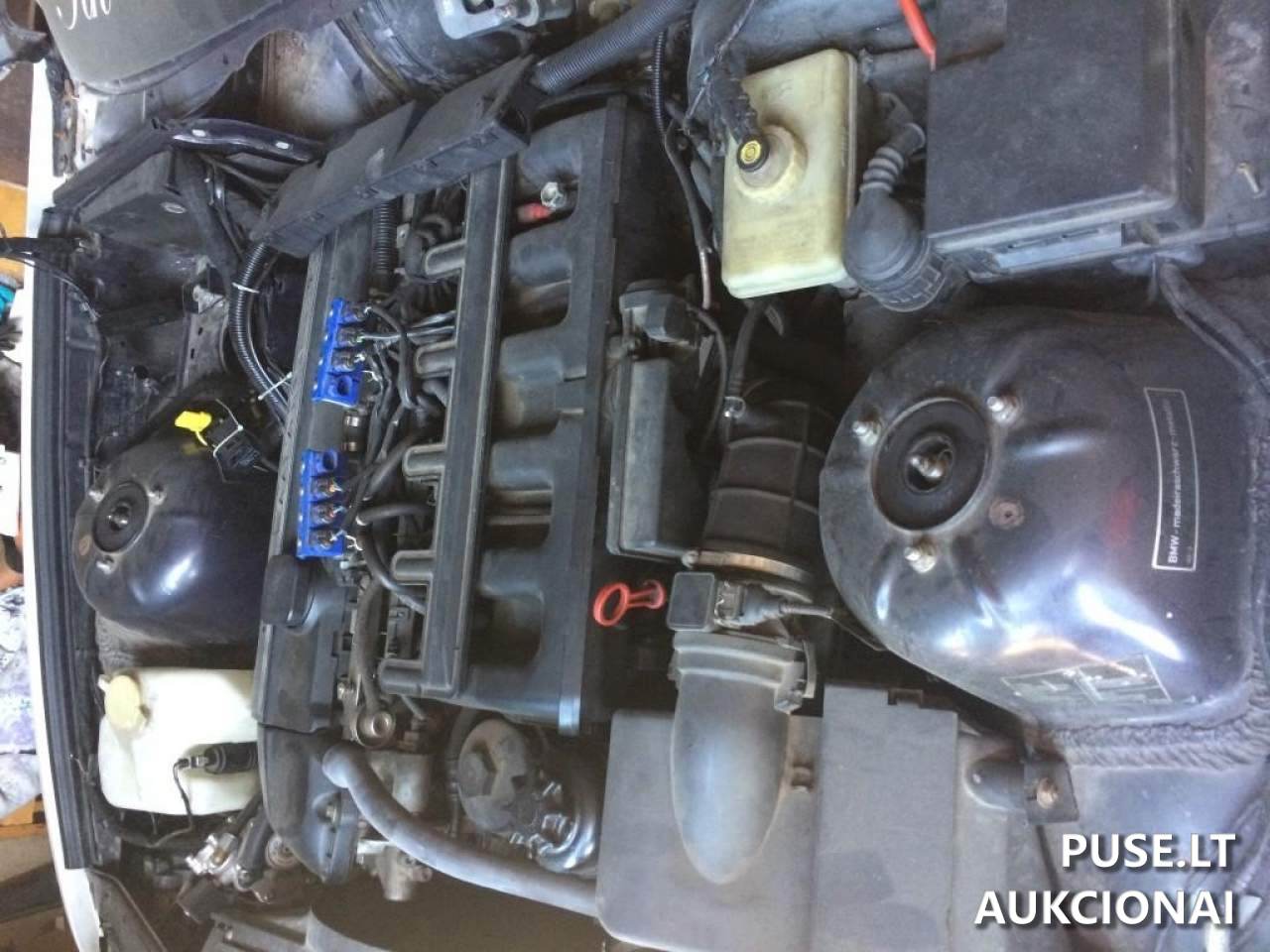 BMW 320 Keleivinis automobilis 6