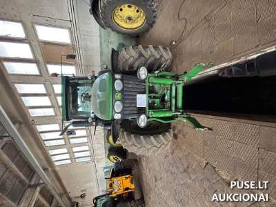 John Deere 7820 traktorius aukcione, pradinė kaina 42592 EUR, gamybos metai 2005