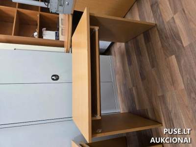 Valstybinės institucijos parduodami biuro baldai Vilniuje, pradinė kaina 200 EUR