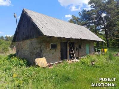 1/2 dalis gyvenamojo namo Šiaulių r. sav. Leičių k. 2, pradinė kaina 1200 EUR