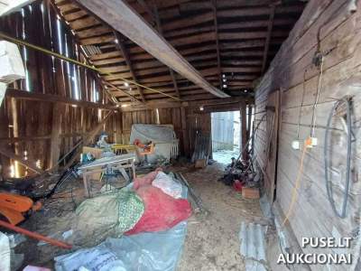 Nekilnojamasis turtas Šiaulių rajone: 1/5 dalis namo ir ūkiniai pastatai Smilgių k., pradinė kaina 630 EUR