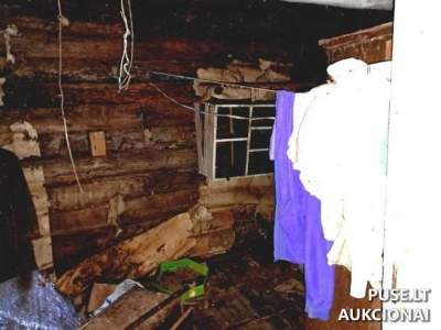 1/3 dalis gyvenamojo namo su ūkiniais pastatais ir 0.62 ha sklypu Ignalinos r., Kaneišiuose. Pradinė kaina 2100 EUR