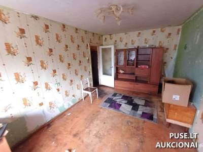 Parduodamas 47.11 kv. m. butas su rūsiu Naujojoje Akmenėje Respublikos g. 18 už 11500 EUR