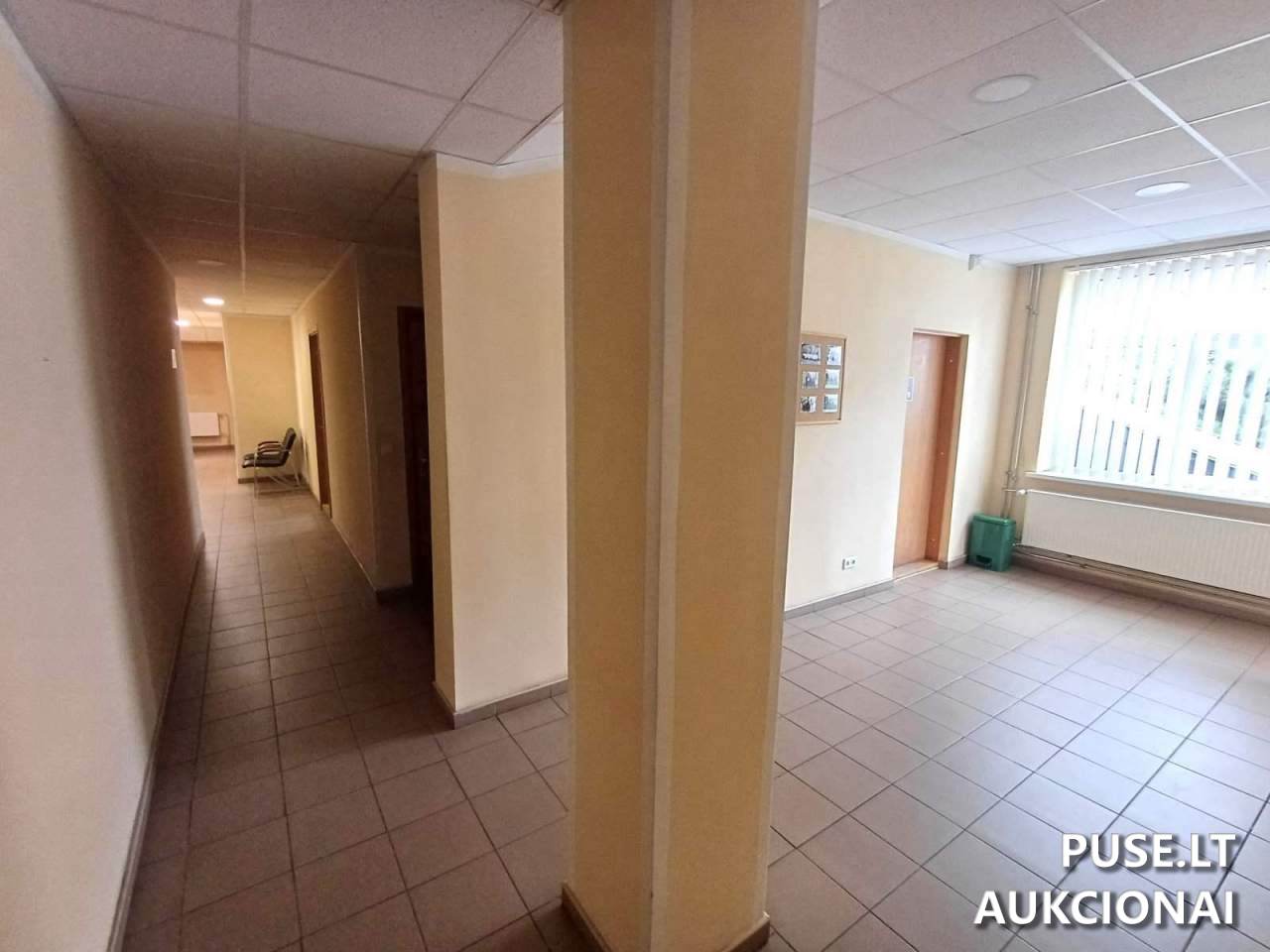 Administracinis su įrengtu gyvenamuoju butu Pastatai Taikos g. 5, 86150 Kelmė, Lithuania 3