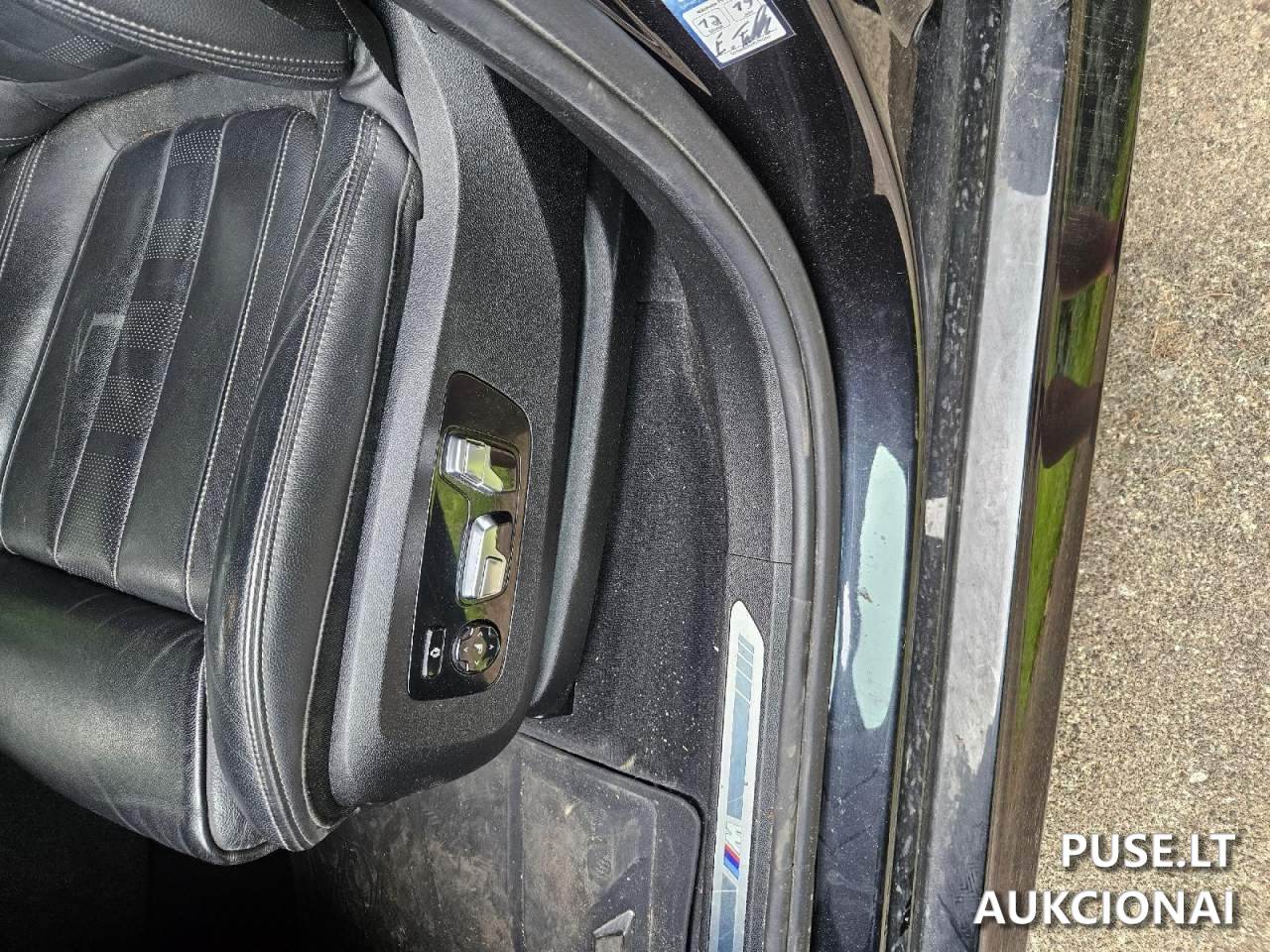 Keleivinis automobilis (visureigis)BMW  X5 xDrive30d Keleivinis automobilis 7