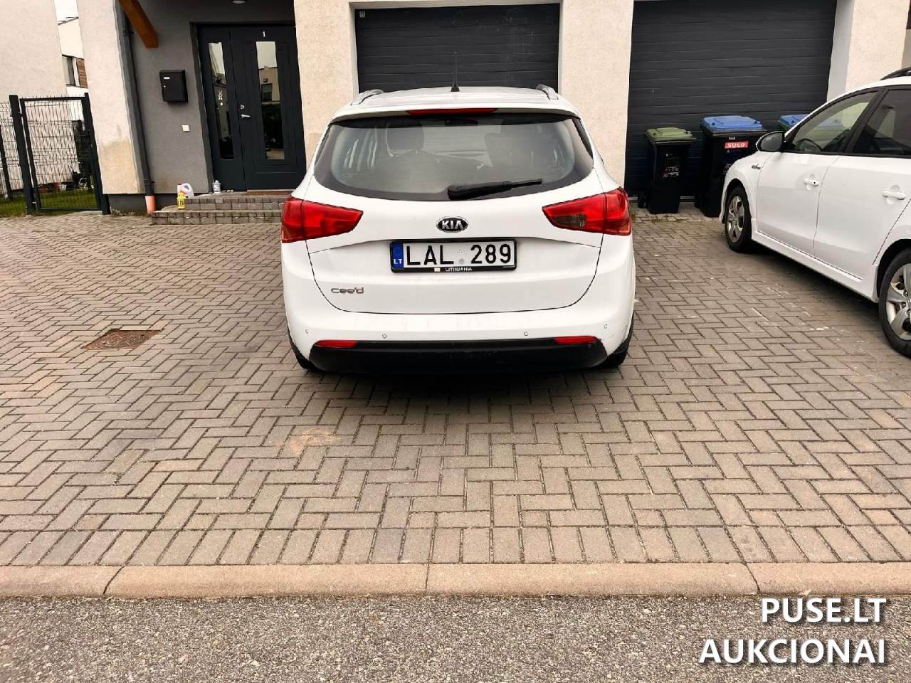 KIA CEED JD Keleivinis automobilis 6