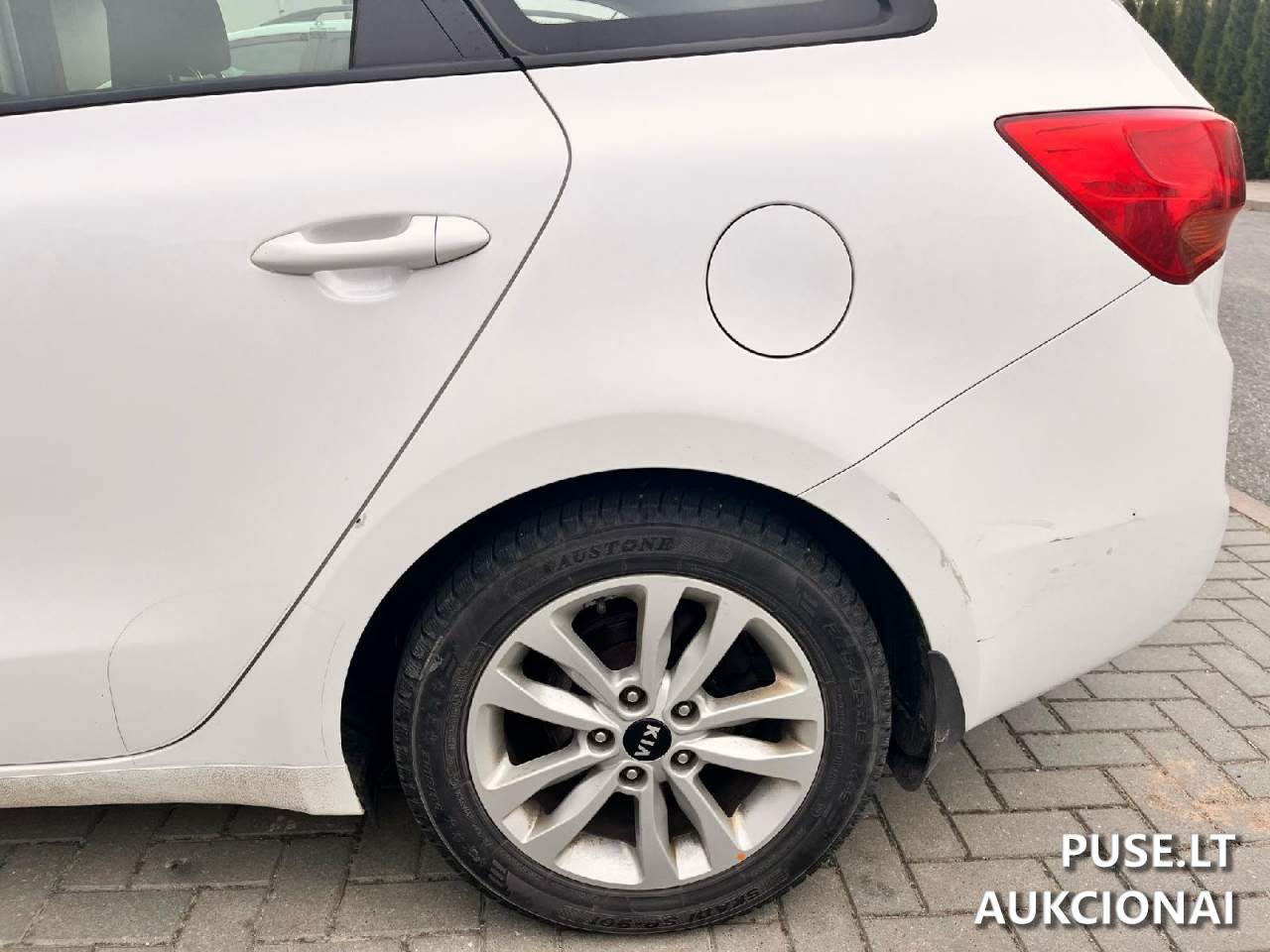 KIA CEED JD Keleivinis automobilis 8