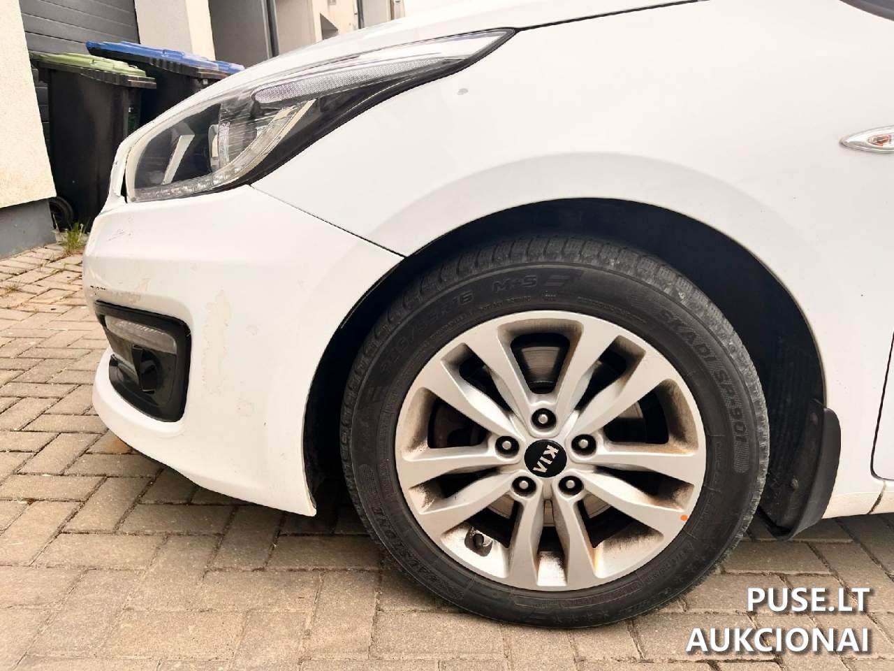 KIA CEED JD Keleivinis automobilis 10