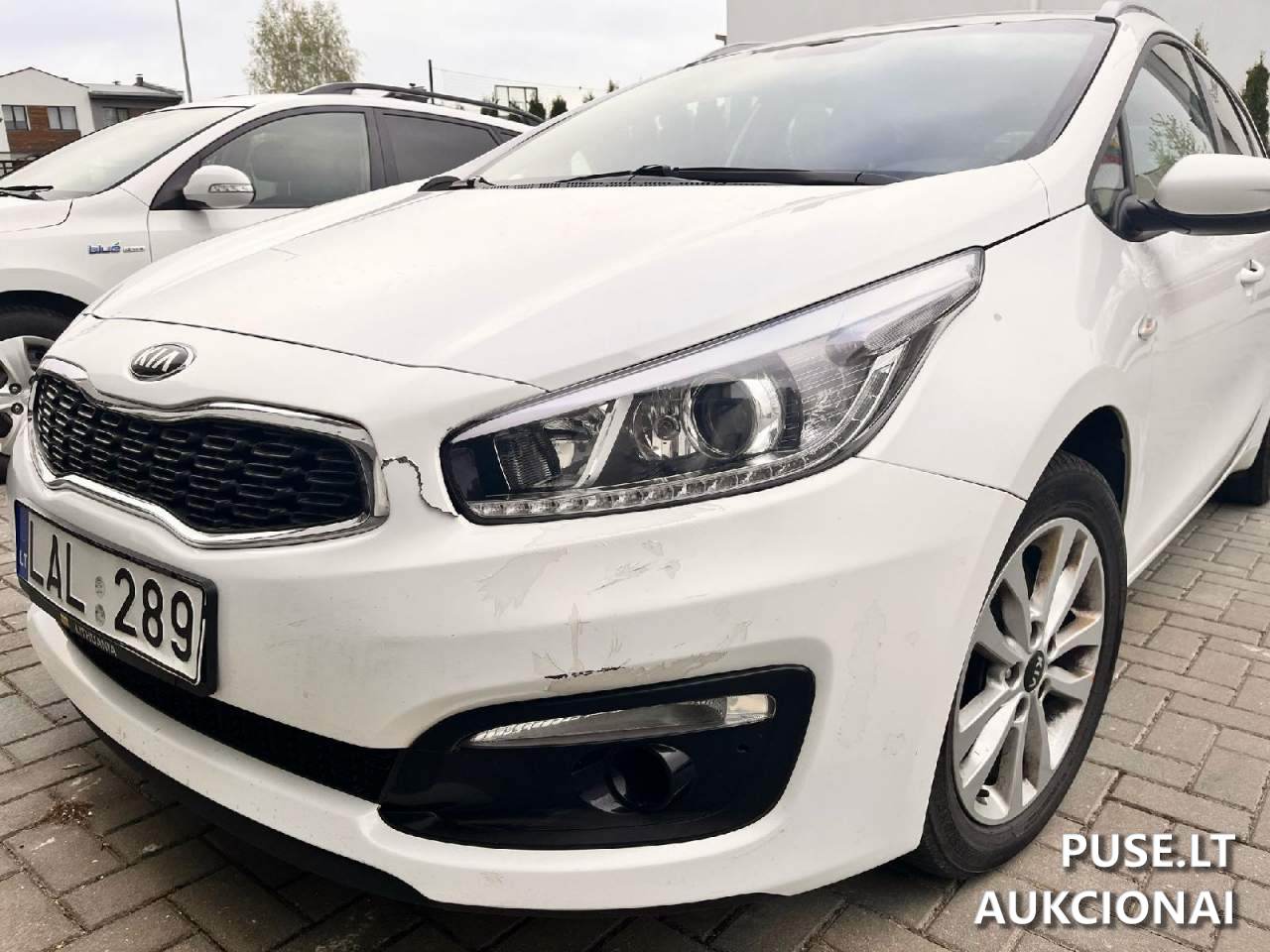 KIA CEED JD Keleivinis automobilis 11