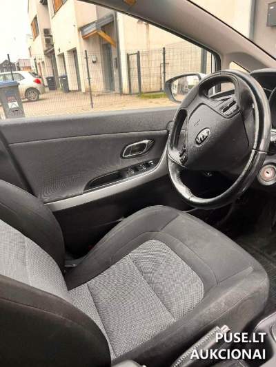 Keleivinis automobilis KIA CEED JD parduodamas aukcione Vilniuje, pradinė kaina 4650 EUR