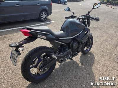 2014 m. Yamaha XJ6 motociklo aukcionas su 3500 EUR pradine kaina, registracija baigiasi 2025-08-26