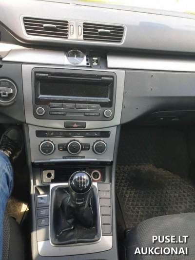 VW Passat 2013m. automobilis aukcione Vilniuje, pradinė kaina 500 EUR