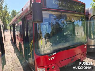 Volvo 7700 autobusas viešame aukcione Vilniuje. Pradinė kaina 1994 EUR. Parduoda UAB Vilniaus viešasis transportas.
