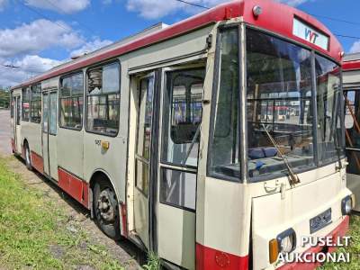 Transporto priemonė Škoda 14 TR 02 aukcione Vilniuje, pradinė kaina 1739 EUR