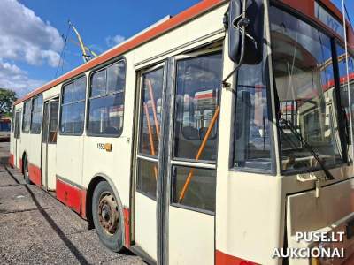 Naudoto transporto priemonė Škoda 14 TR 02 aukcione Vilniuje, pradinė kaina 1824 EUR