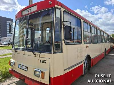 Parduodama Škoda 14 TR 89 transporto priemonė aukcione Vilniuje – pradinė kaina 1790 EUR