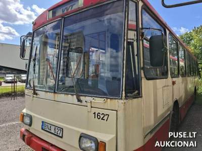 Transporto priemonė Škoda 14 TR 13 aukcione Vilniuje pradinė kaina 1790 EUR