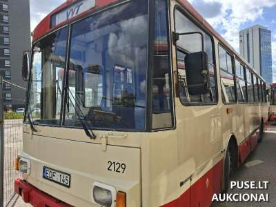 Parduodama Škoda 14 TR 11 troleibusas pirminiame aukcione Vilniuje, pradinė kaina 1739 EUR