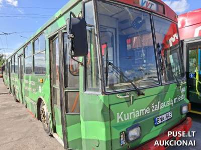 Transporto priemonė Škoda 14 TR 13 parduodama viešame aukcione pradine kaina 1790 EUR