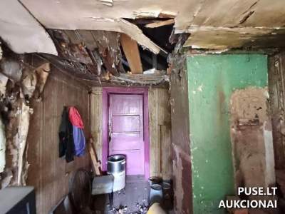 Nekilnojamasis turtas Kauno rajone: turtingas kompleksas su butu, tvartu ir žemės sklypu - pradinė kaina 9860 EUR