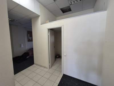 Negyvenamosios patalpos Klaipėdoje, Danės g. 9, 87.63 kv. m priėmimo punktas už 124000 EUR