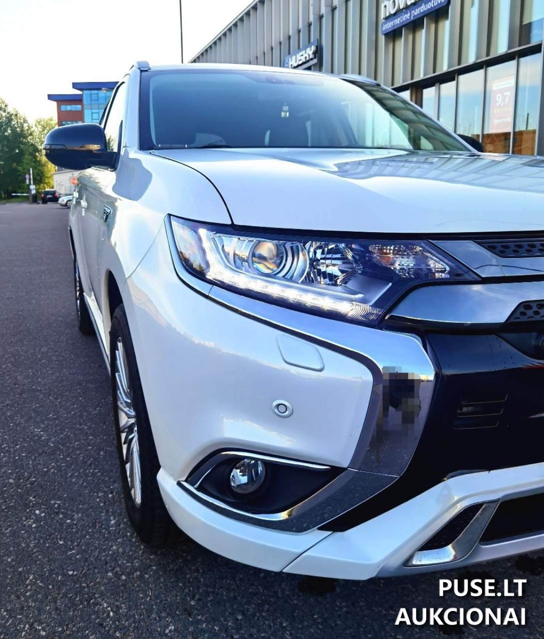Mitsubishi Outlander PHEV Lengvasis automobilis 2
