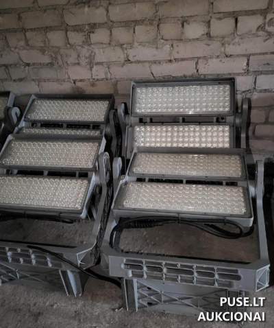 9 vnt. Philips LED prožektorių partija aukcione nuo 400 EUR