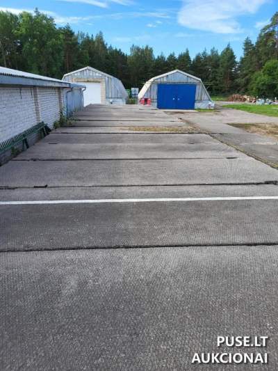 186 gelžbetoninės oro uosto plokštės parduodamos aukcione už 5000 EUR