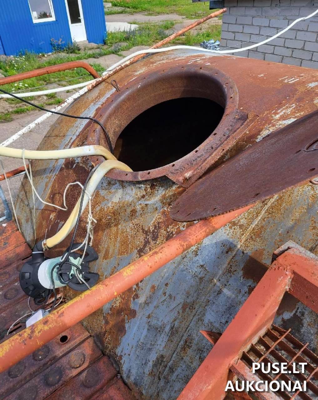 Metalinė cisterna su laiptais ir platforma Kitas turtas 4