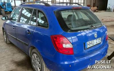 Lengvasis automobilis Škoda Fabia 2009 m. už 1530 EUR vyksiančiame aukcione